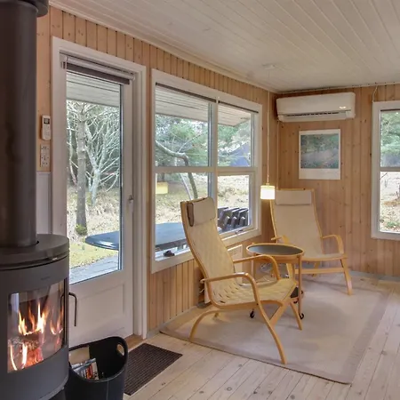 Dika - 1km From The Sea By Interhome